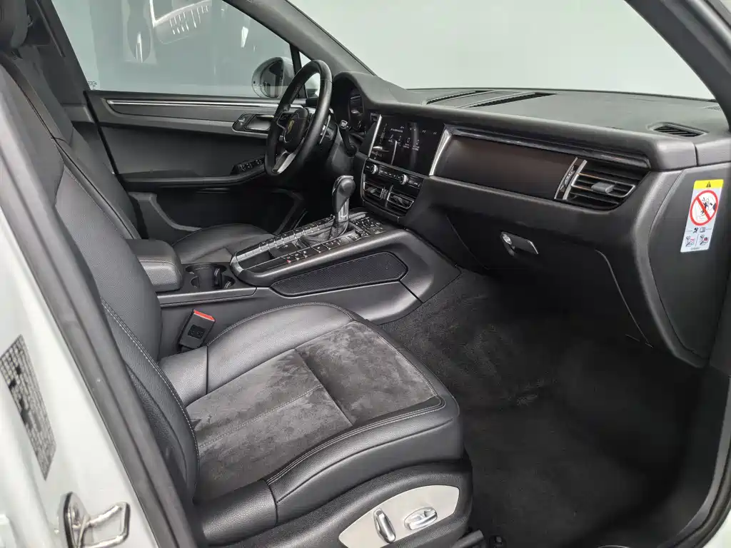 Porsche Macan 2018 — фото 13