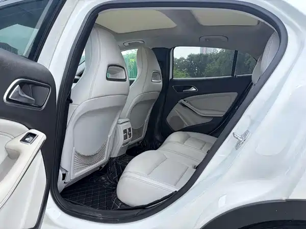 Mercedes-Benz GLA 2016