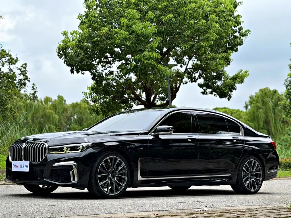 BMW 7 Series 2020 — фото 1