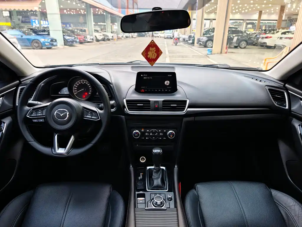 Mazda 3 Axela 2018 — фото 4
