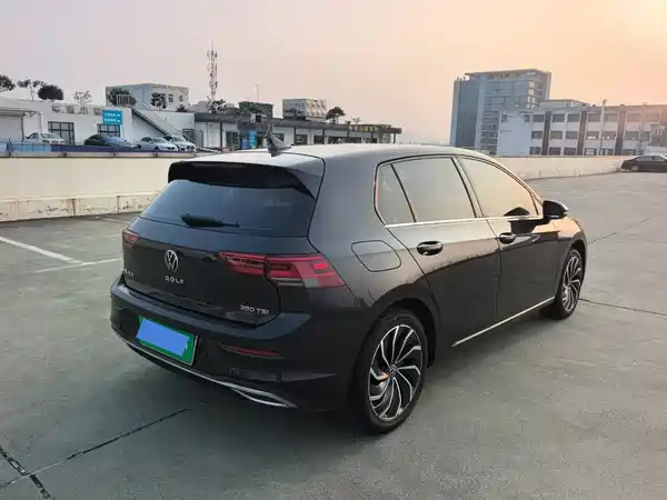 Volkswagen Golf 2021