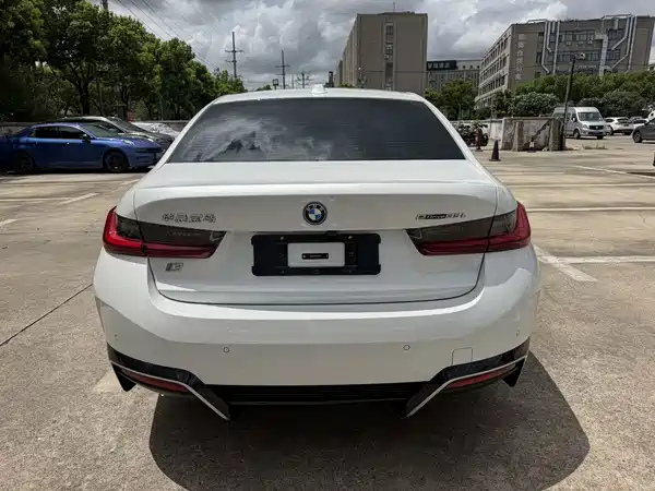 BMW i3 2024