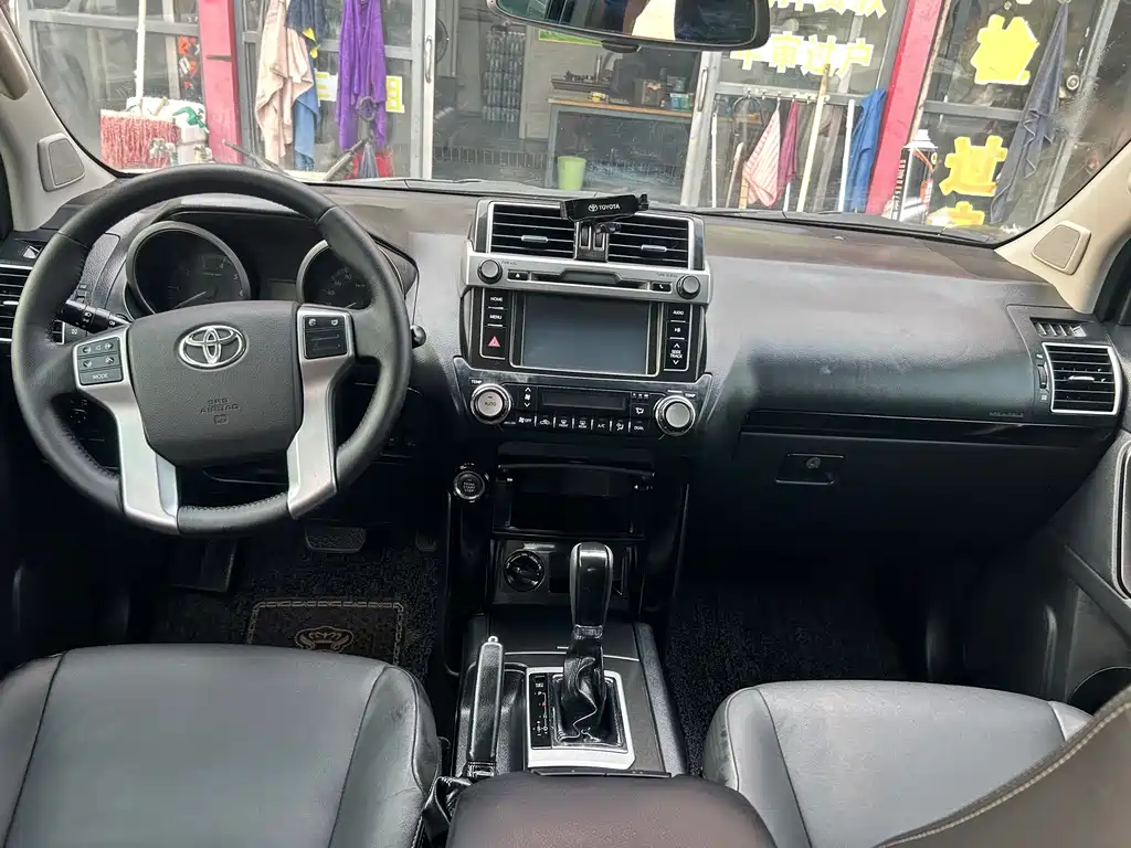 Toyota Prado 2016 — фото 6