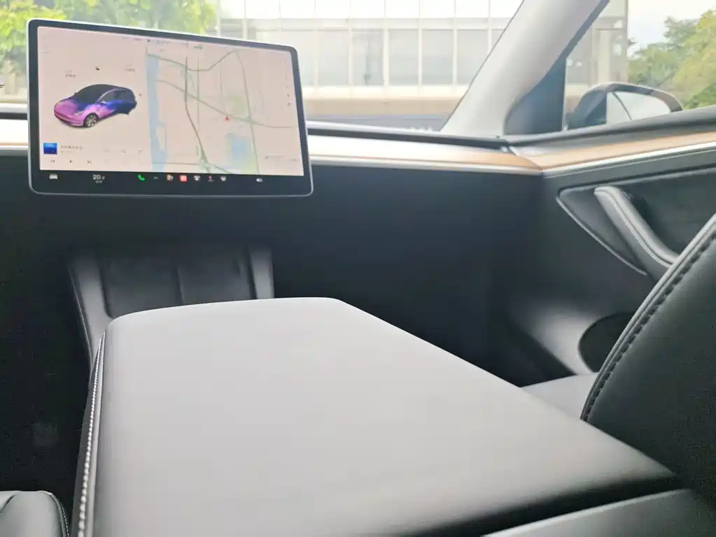 Tesla Model Y 2021 — фото 16