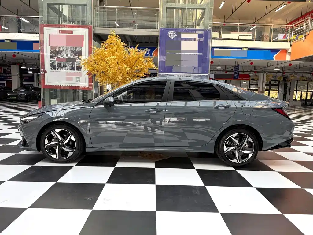 Hyundai Elantra 2023 — фото 16