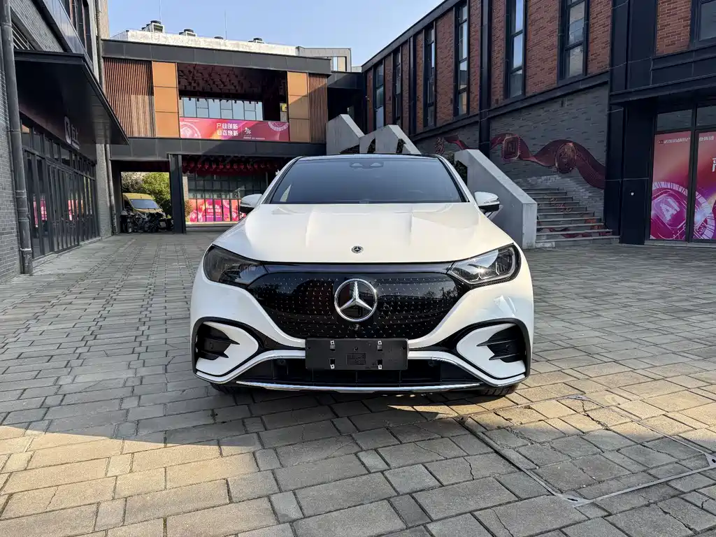 Mercedes-Benz EQE SUV 2023 — фото 2