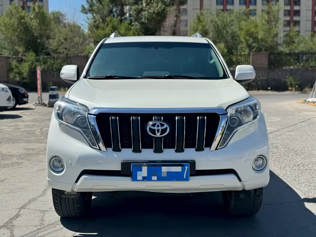 Toyota Prado 2017 — фото 2