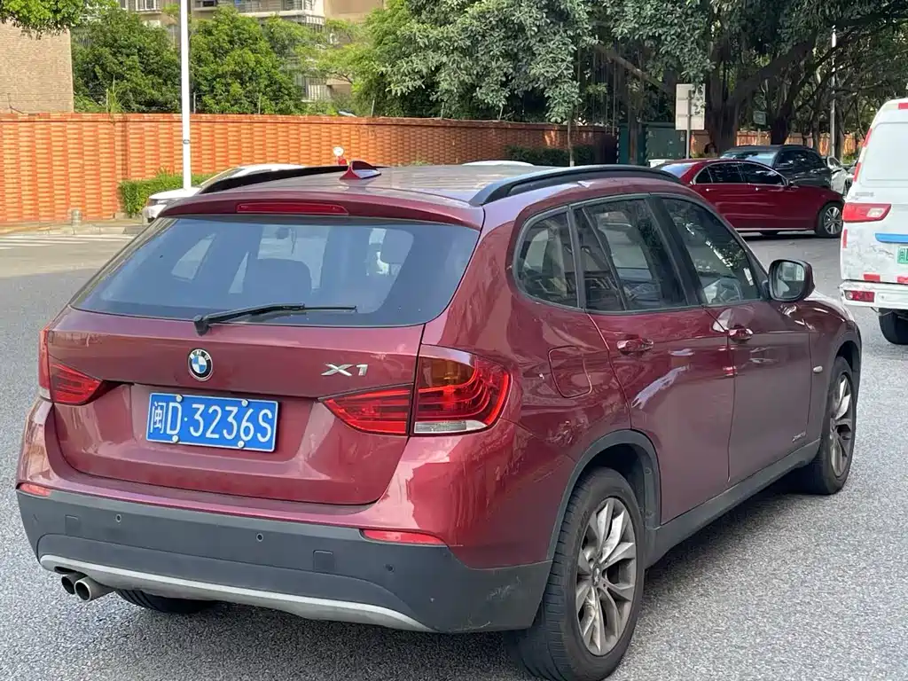 BMW X1 2011 — фото 2