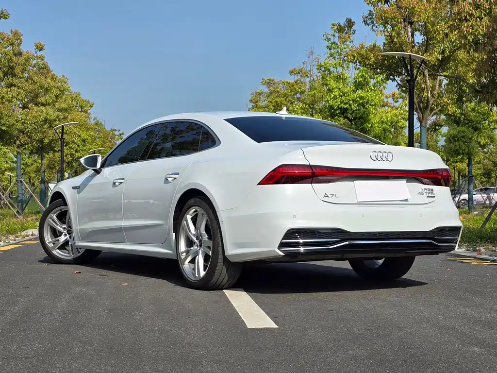 Audi A7L 2024 — фото 11