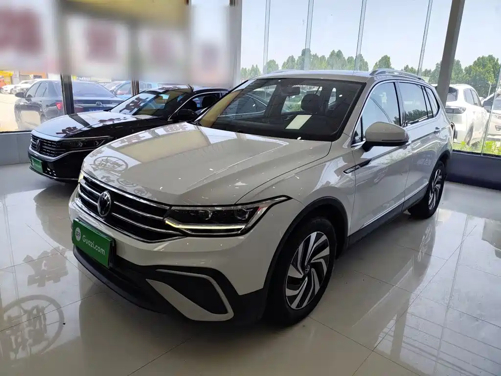 Volkswagen Tiguan L 2023 — фото 2