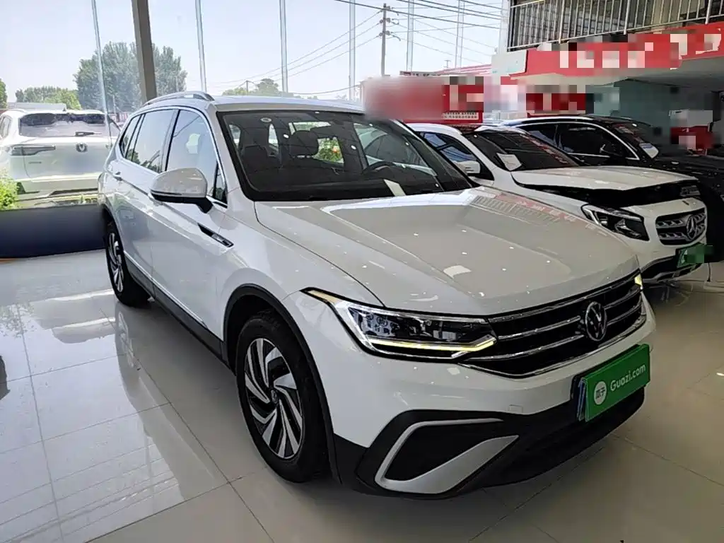 Volkswagen Tiguan L 2023 — фото 4