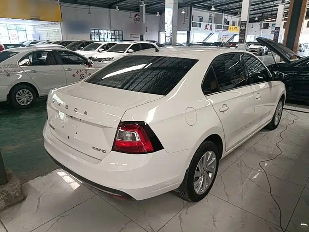 Skoda Rapid 2020 — фото 7