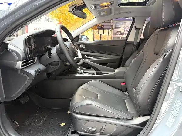 Hyundai Elantra 2023