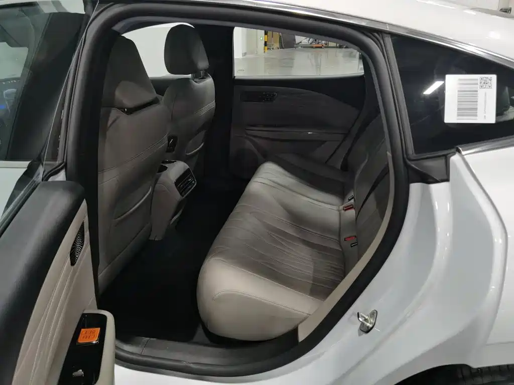 Geely Galaxy Starshine 8 2025 — фото 15