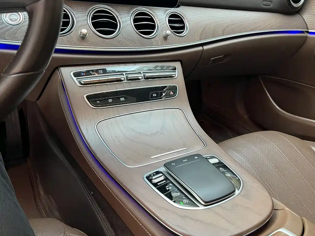 Mercedes-Benz E-Class 2021 — фото 19
