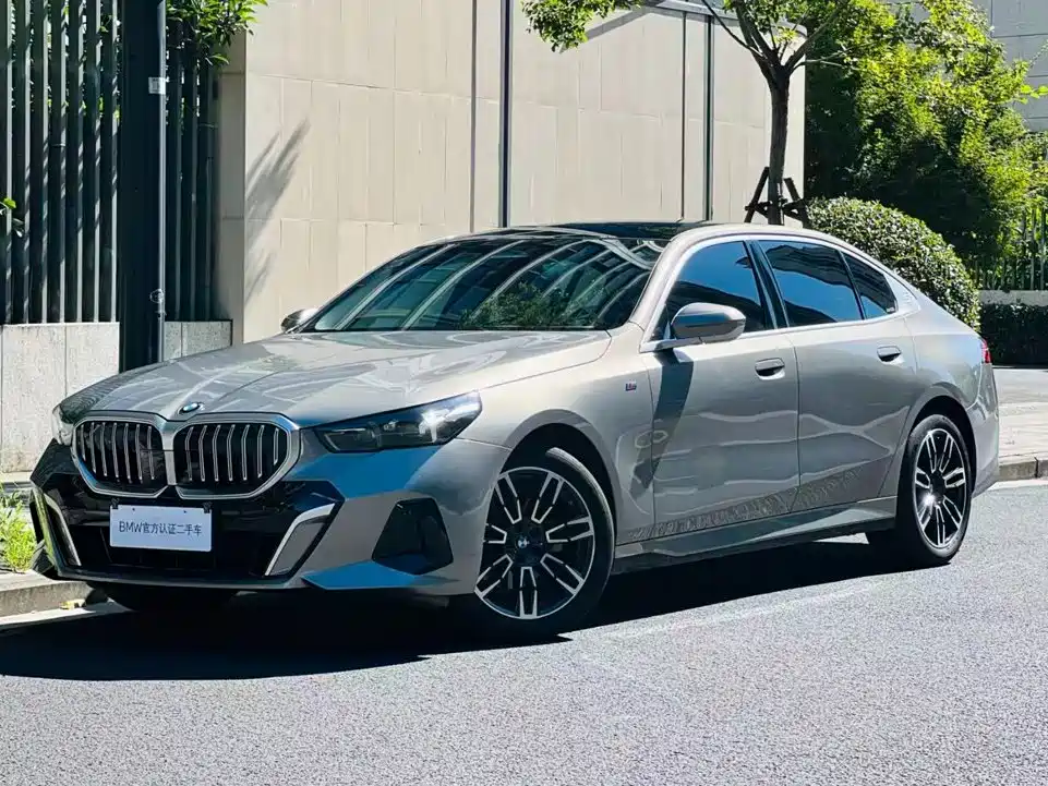BMW 5 Series 2024