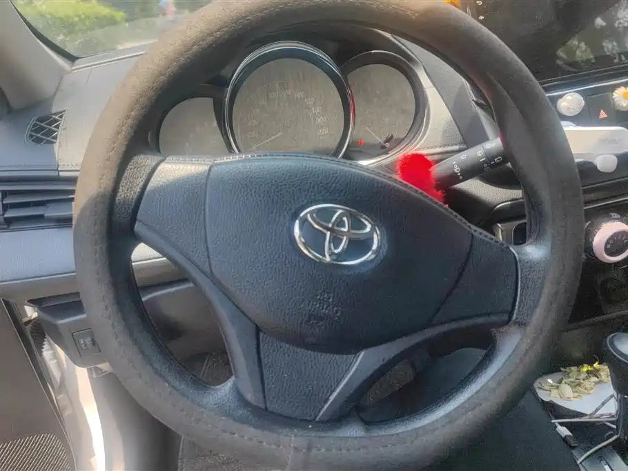 Toyota Yaris L 2021 — фото 15