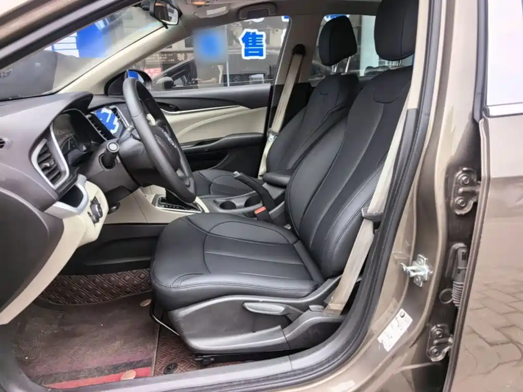 Buick Excelle 2017 — фото 15