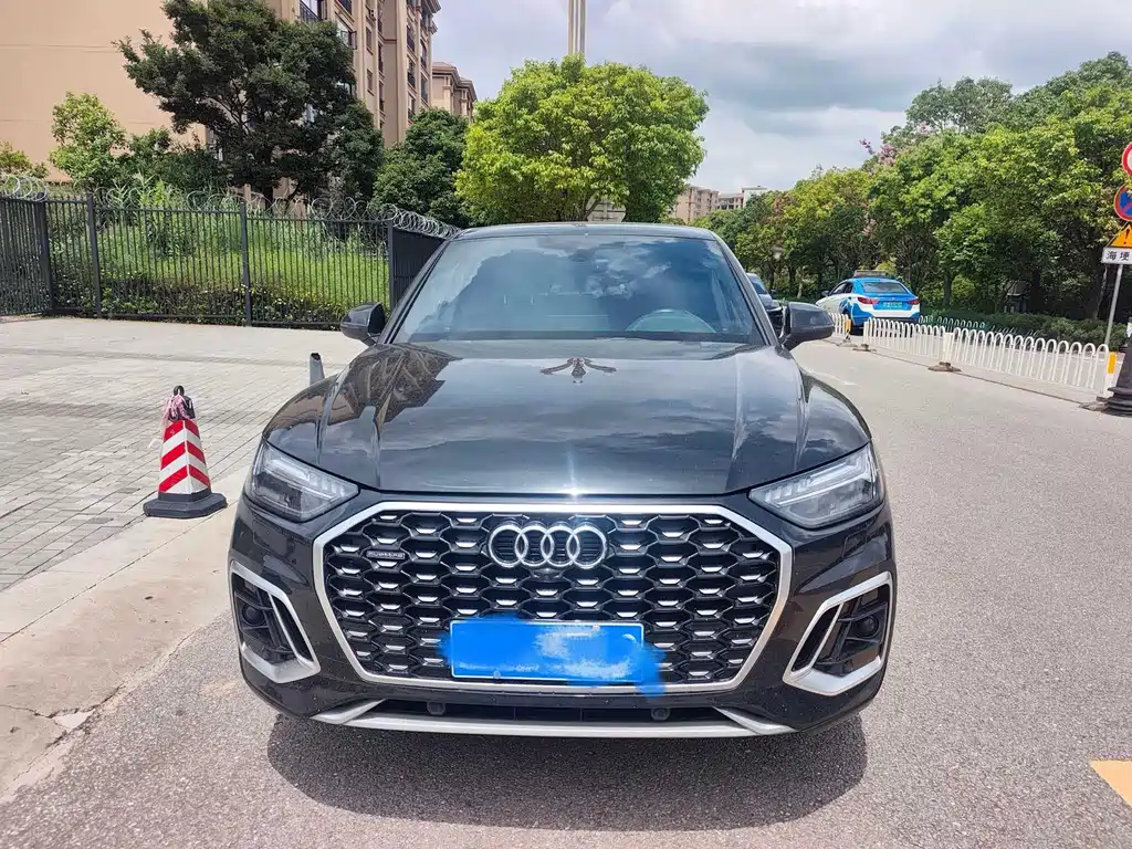 Audi Q5L Sportback 2022 — фото 2