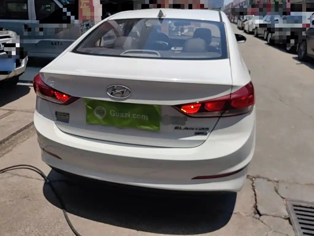 Hyundai Elantra 2017 — фото 6