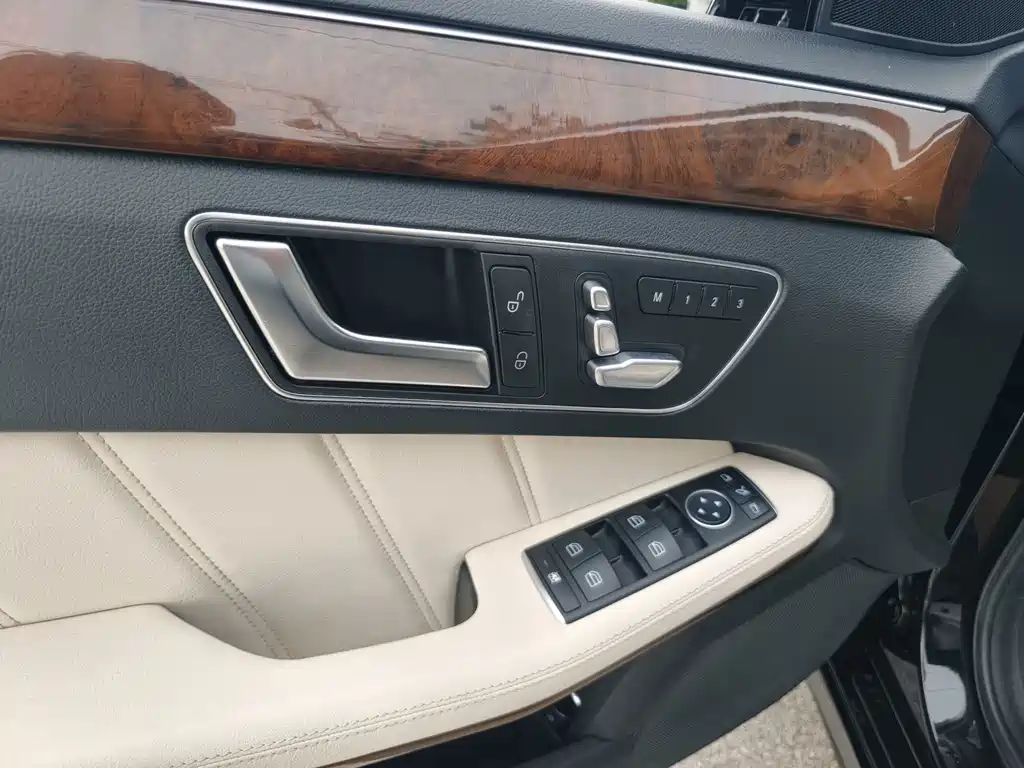 Mercedes-Benz E-Class 2014 — фото 17