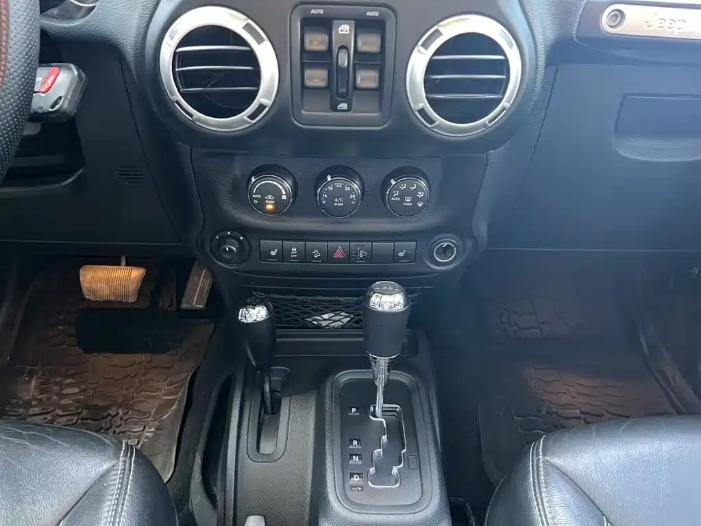 Jeep Wrangler 2018 — фото 4