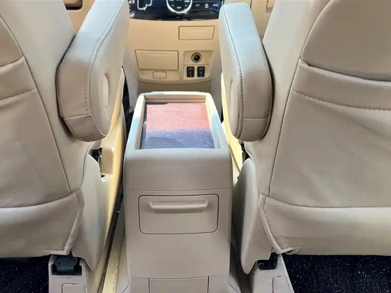 Toyota Previa 2016 — фото 16