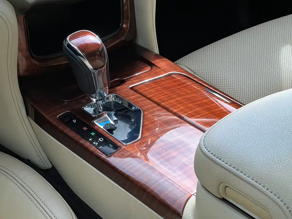 Toyota Crown 2016 — фото 13