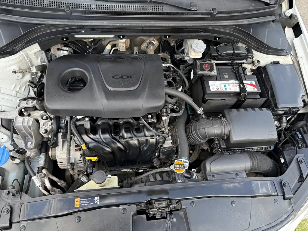 Hyundai Elantra 2018 — фото 18