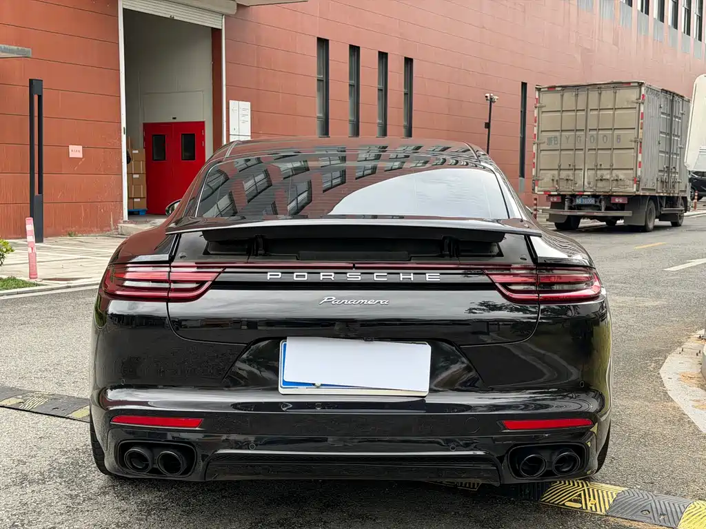 Porsche Panamera 2019 — фото 20