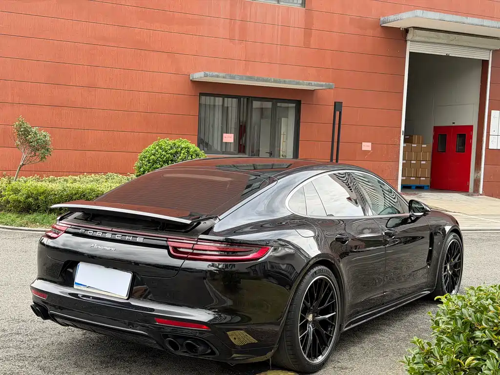 Porsche Panamera 2019 — фото 21