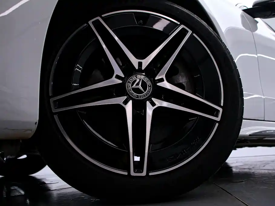 Mercedes-Benz C-Class 2023 — фото 18