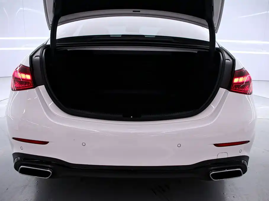Mercedes-Benz C-Class 2023 — фото 17