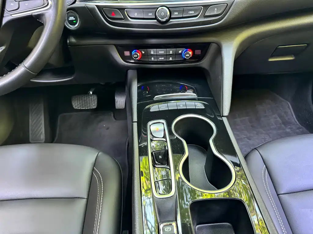 Buick Regal 2023 — фото 13