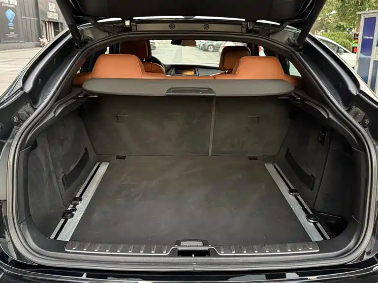 BMW X6 M 2011 — фото 19