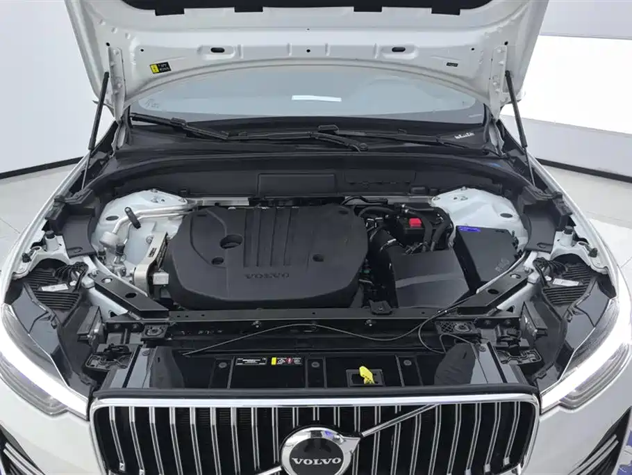 Volvo XC60 2025 — фото 10