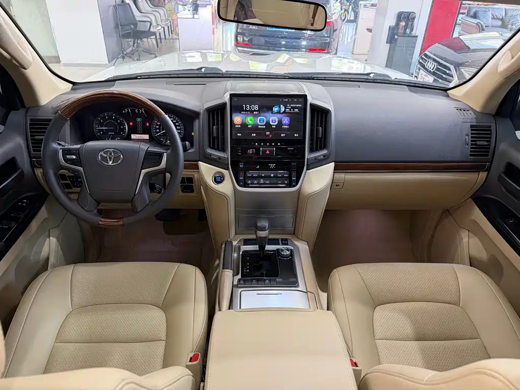 Toyota Land Cruiser 2017 — фото 9