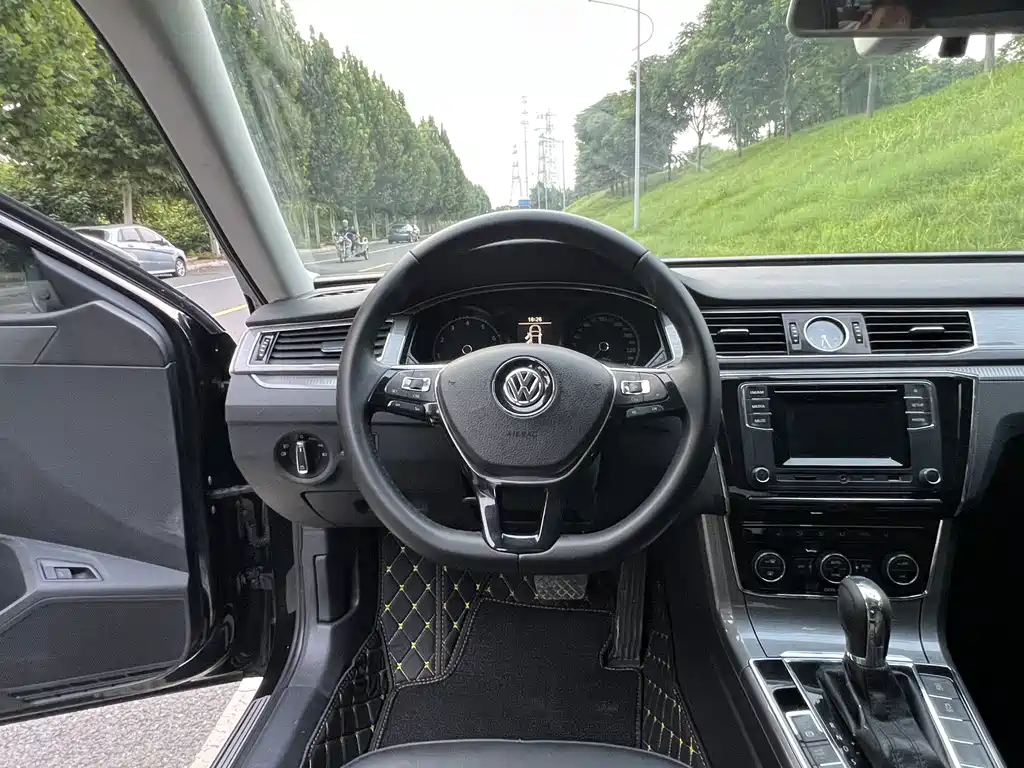 Volkswagen Passat 2016 — фото 12