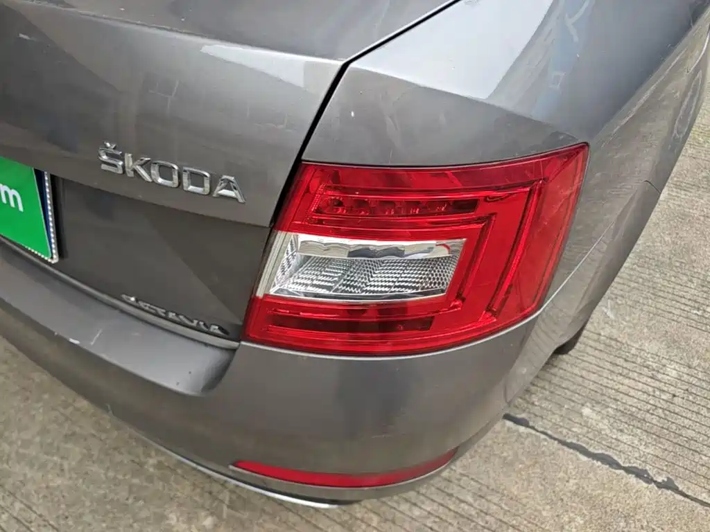 Skoda Octavia 2016 — фото 8