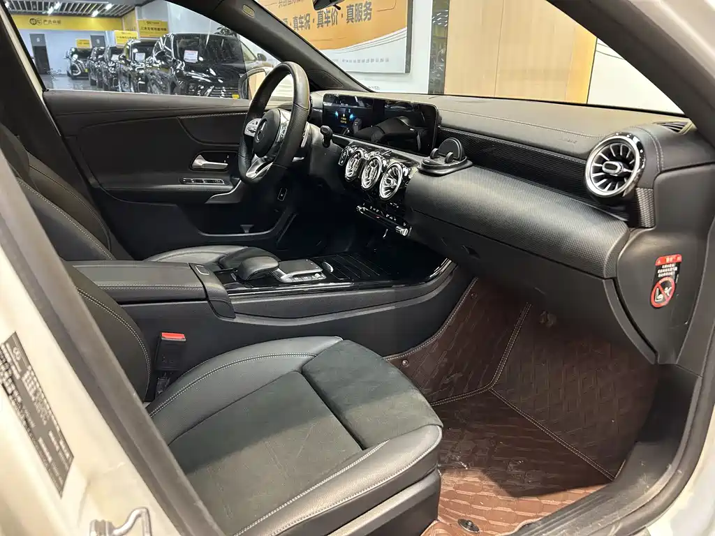 Mercedes-Benz A-Class 2021 — фото 9