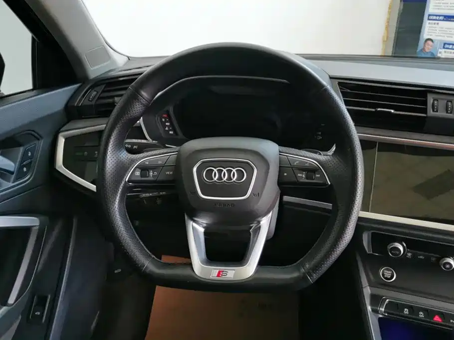 Audi Q3 2023 — фото 15