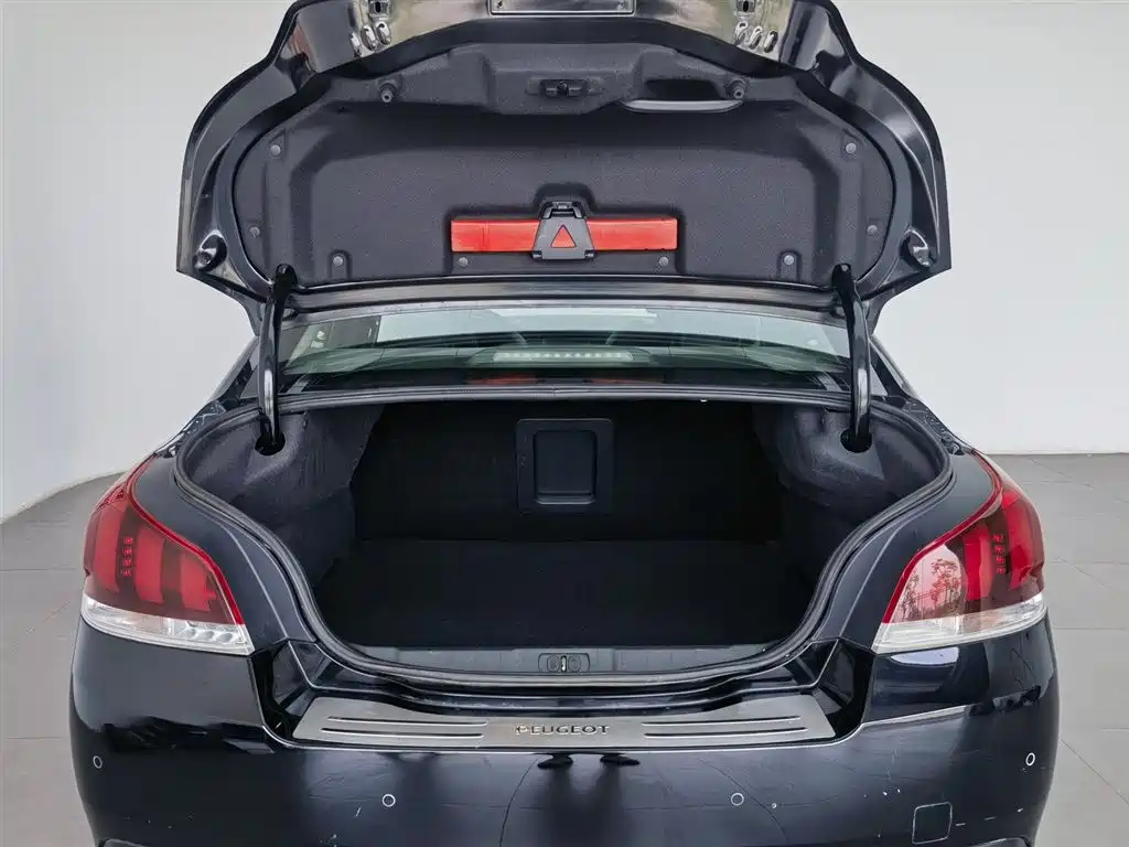 Peugeot 508 2016 — фото 16