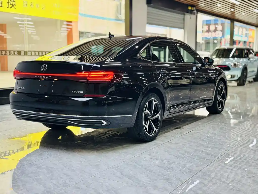 Volkswagen Passat 2023 — фото 15