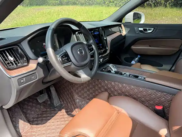 Volvo XC60 2022