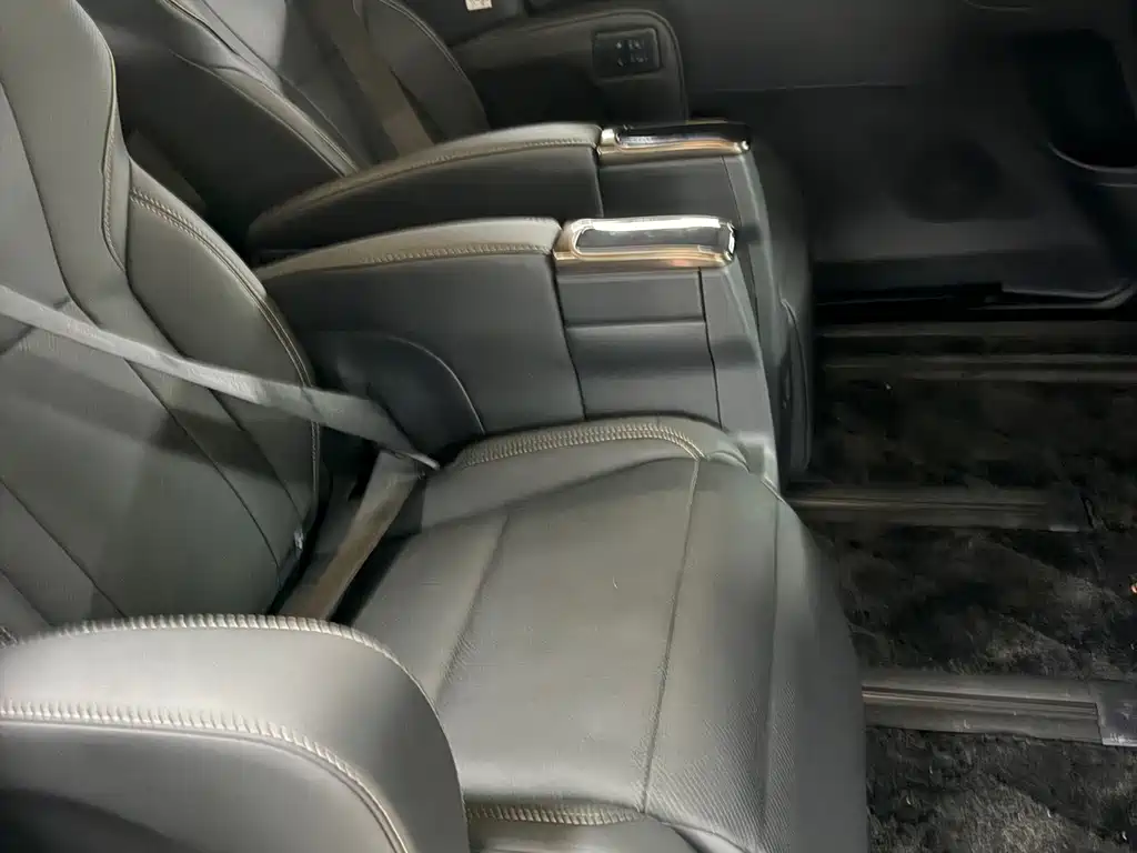 Toyota Alphard 2023 — фото 10