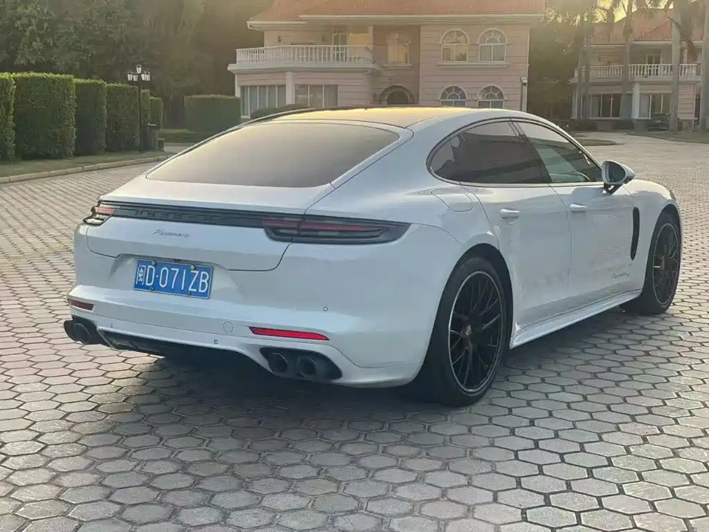 Porsche Panamera 2020 — фото 8