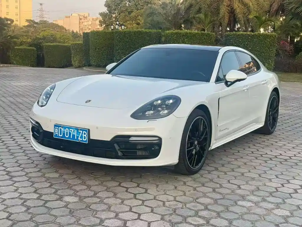 Porsche Panamera 2020 — фото 1