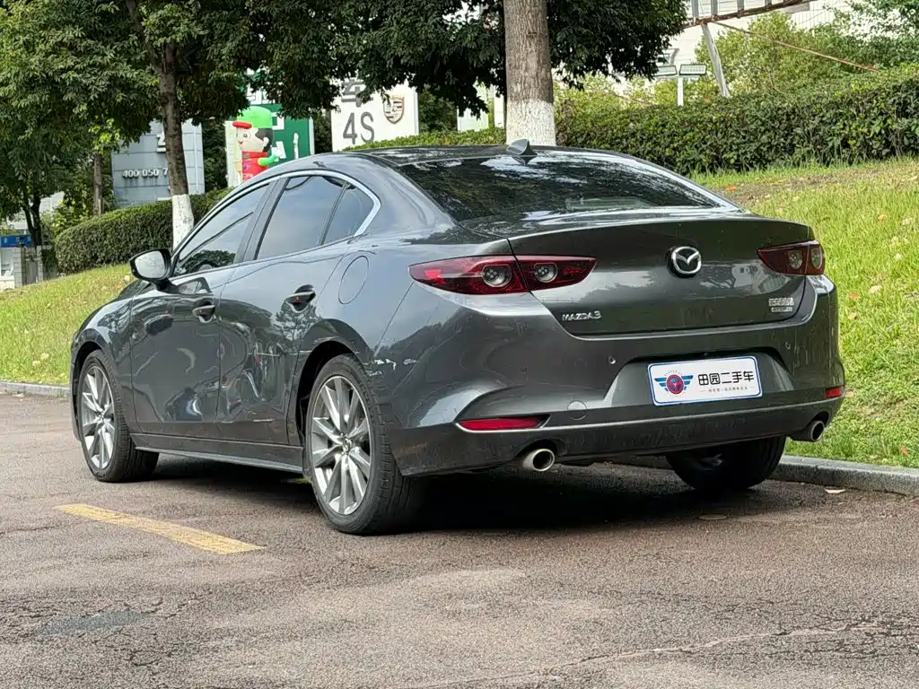 Mazda 3 Axela 2022