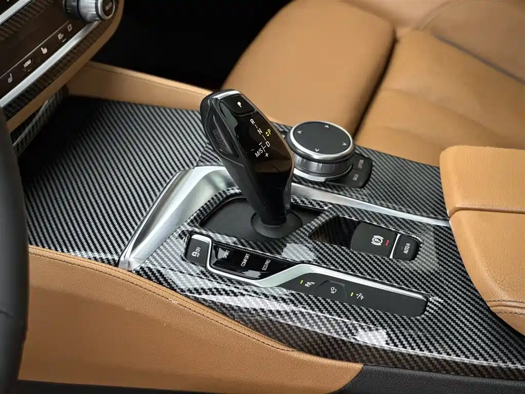 BMW 6 Series GT 2018 — фото 12