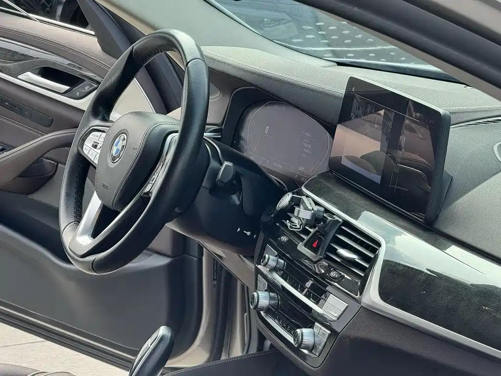BMW 5 Series 2021